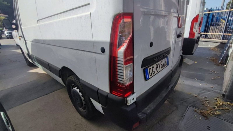Renault Master Furgone usata a Salerno (13)