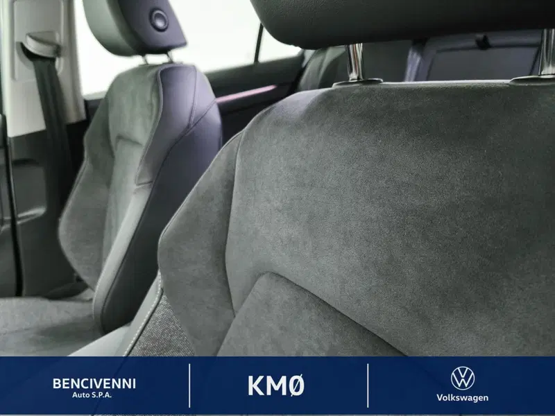 Volkswagen Golf nuova a Catanzaro (18)