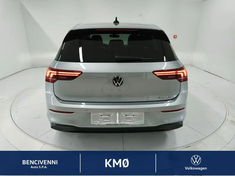 Volkswagen Golf nuova a Catanzaro (8)