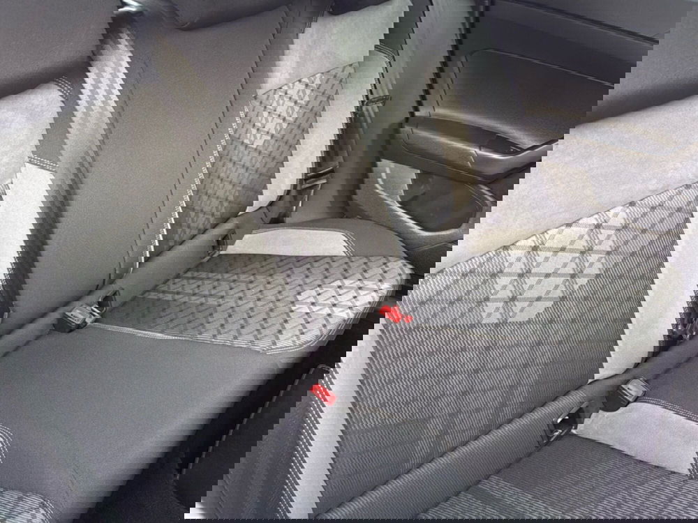 Volkswagen Taigo usata a Terni (12)