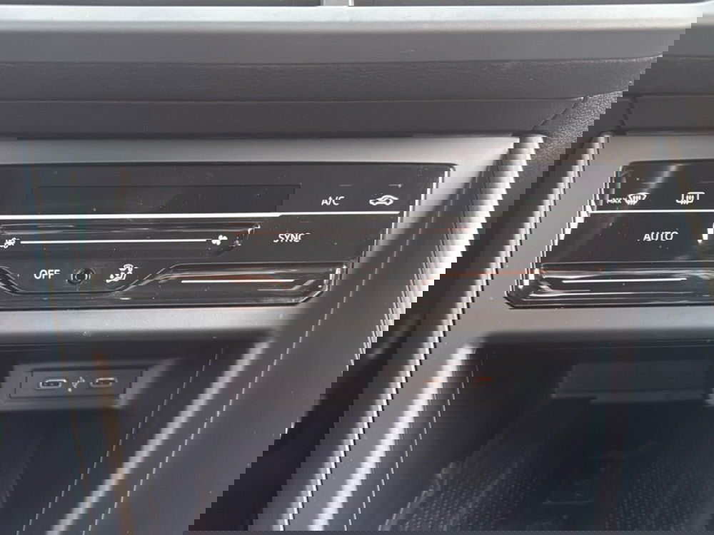 Volkswagen Taigo usata a Terni (14)