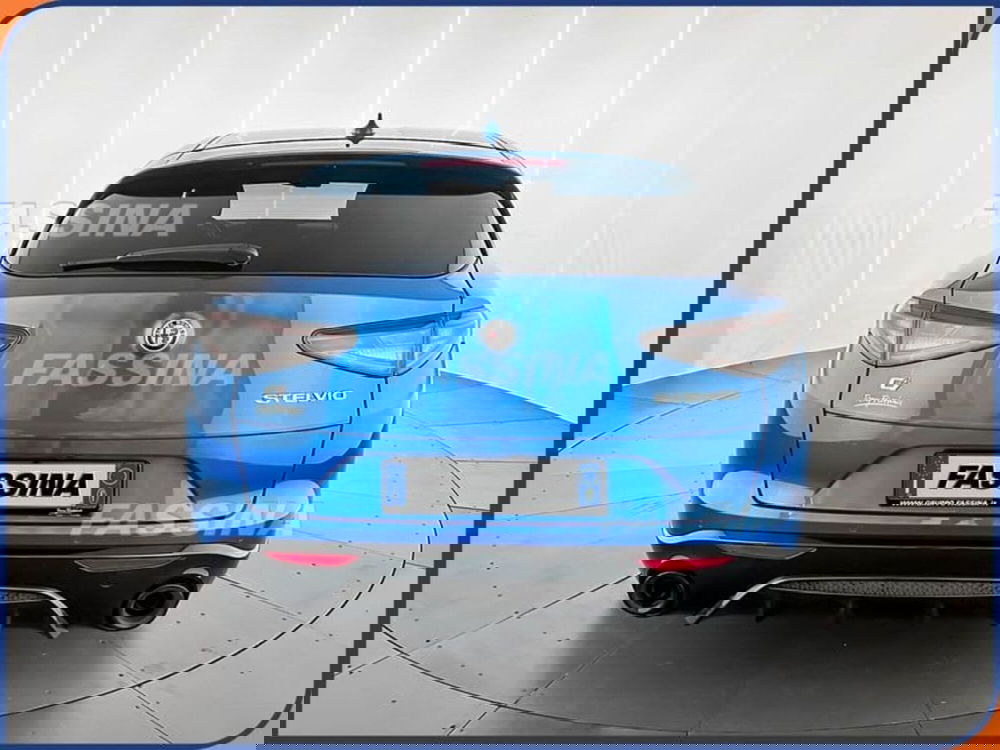 Alfa Romeo Stelvio usata a Milano (5)