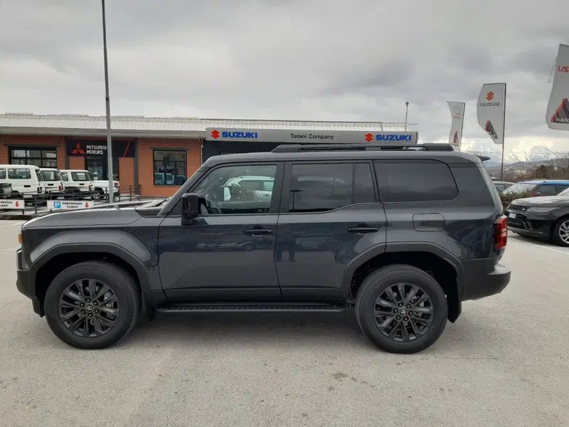 Toyota Land Cruiser nuova a L'Aquila (14)