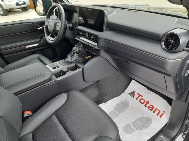 Toyota Land Cruiser nuova a L'Aquila (9)