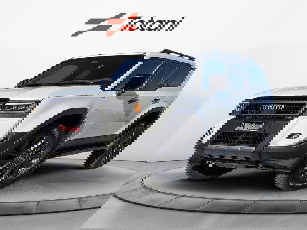 Toyota Land Cruiser nuova a L'Aquila