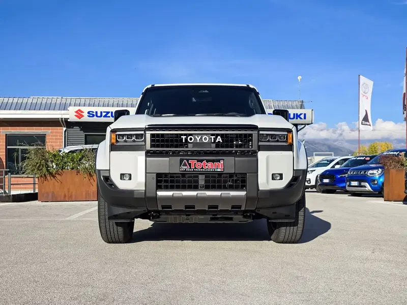 Toyota Land Cruiser nuova a L'Aquila (11)