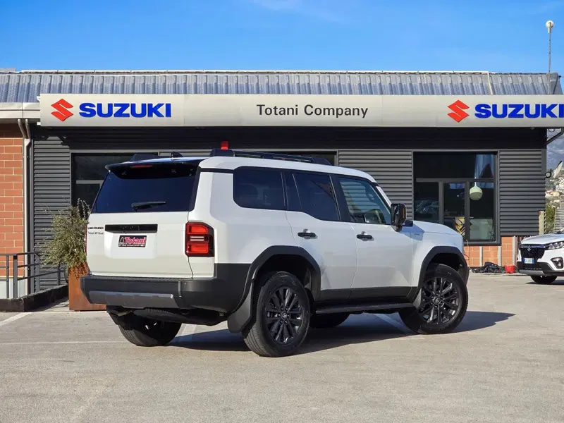 Toyota Land Cruiser nuova a L'Aquila (16)