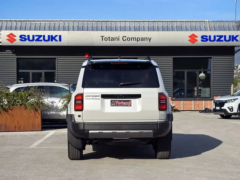 Toyota Land Cruiser nuova a L'Aquila (17)