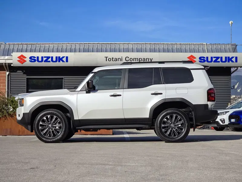 Toyota Land Cruiser nuova a L'Aquila (2)