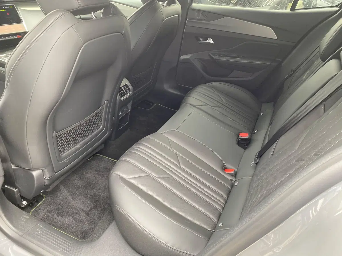 Peugeot 408 usata a Milano (20)