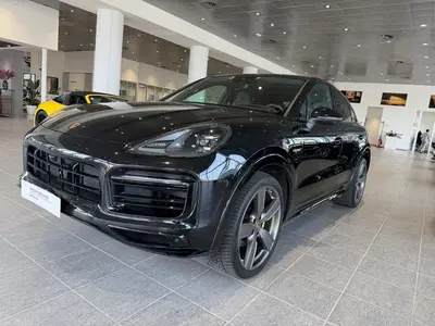 Porsche Cayenne 3.0 V6 E-Hybrid Platinum Edition del 2023 usata a Firenze