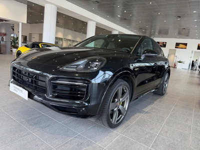 Porsche Cayenne 3.0 V6 E-Hybrid Platinum Edition del 2023 usata a Firenze