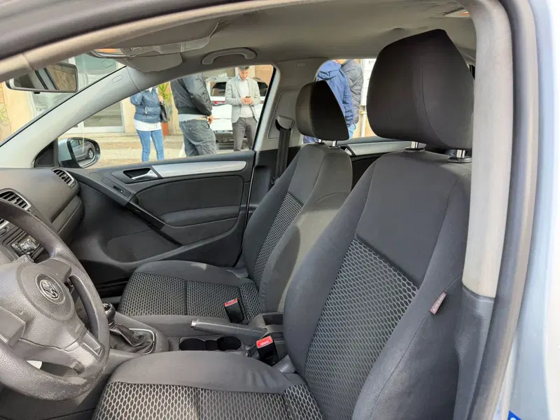 Volkswagen Golf usata a Genova (8)