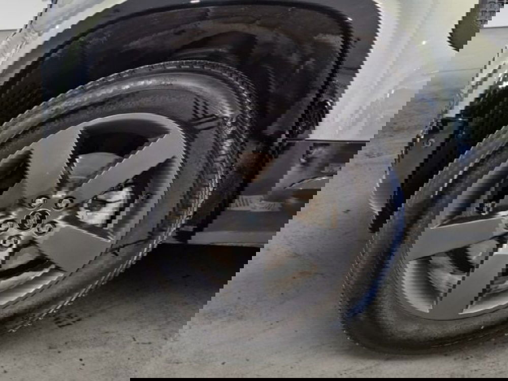 Land Rover Defender usata a Livorno (11)