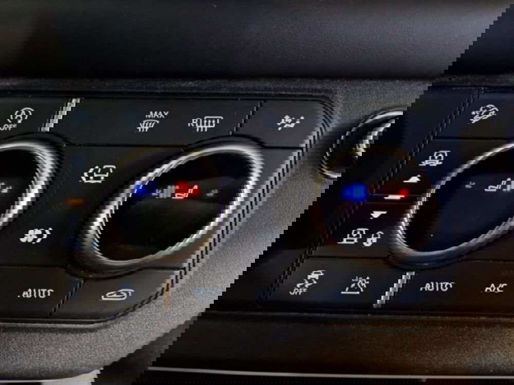 Land Rover Defender usata a Livorno (20)