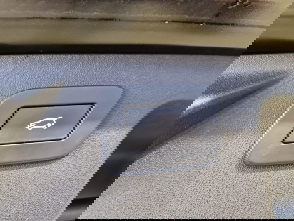 Land Rover Discovery Sport usata a Livorno (20)