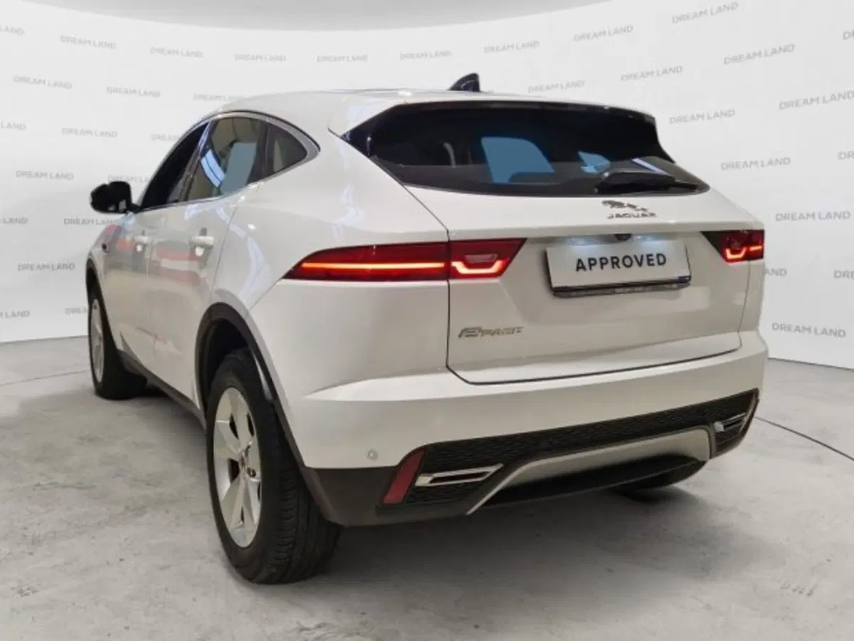 Jaguar E-Pace usata a Livorno (13)