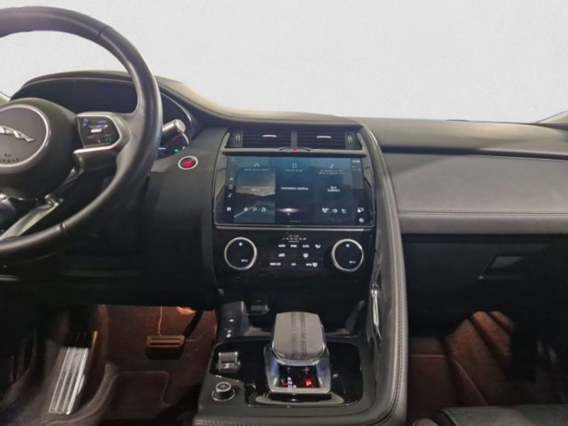 Jaguar E-Pace usata a Livorno (16)