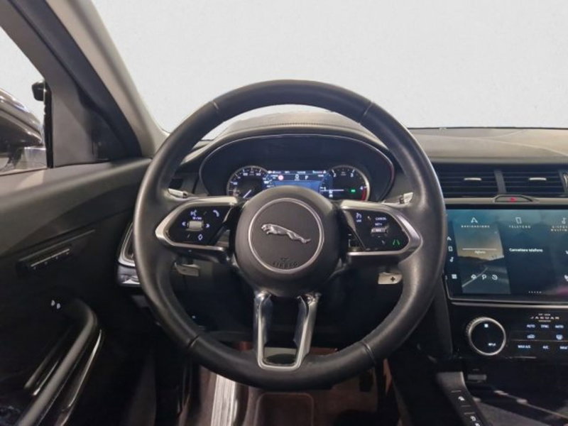 Jaguar E-Pace usata a Livorno (17)