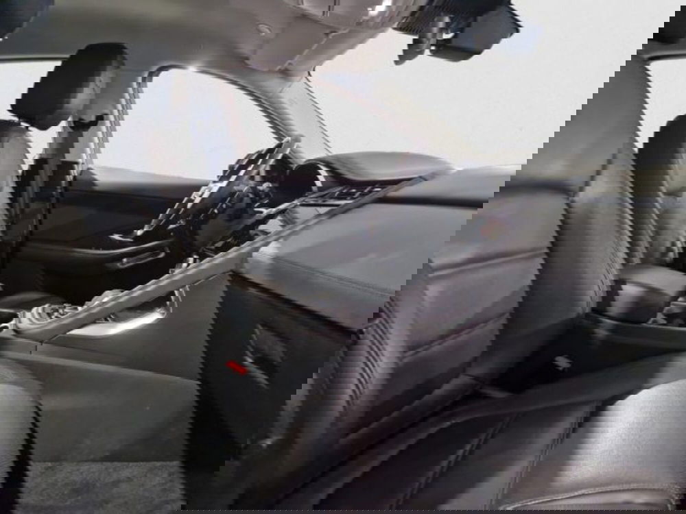 Jaguar E-Pace usata a Livorno (5)