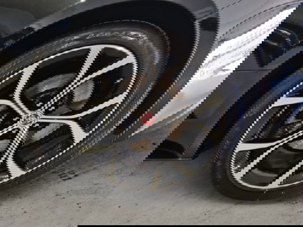 Jaguar F-Type Coupé usata a Livorno (11)