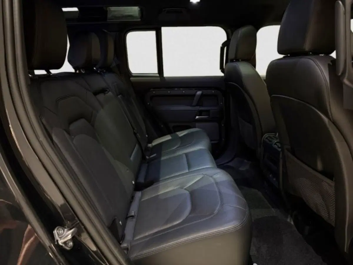 Land Rover Defender usata a Livorno (17)