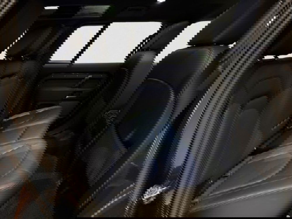 Land Rover Defender usata a Livorno (17)