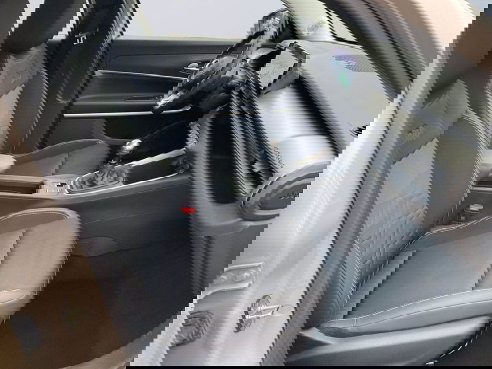 Jeep Avenger usata a Milano (11)