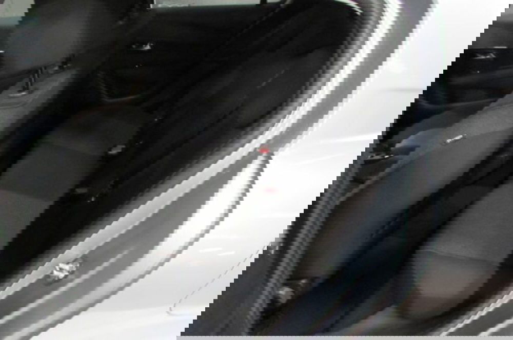 Peugeot 208 nuova a Milano (12)