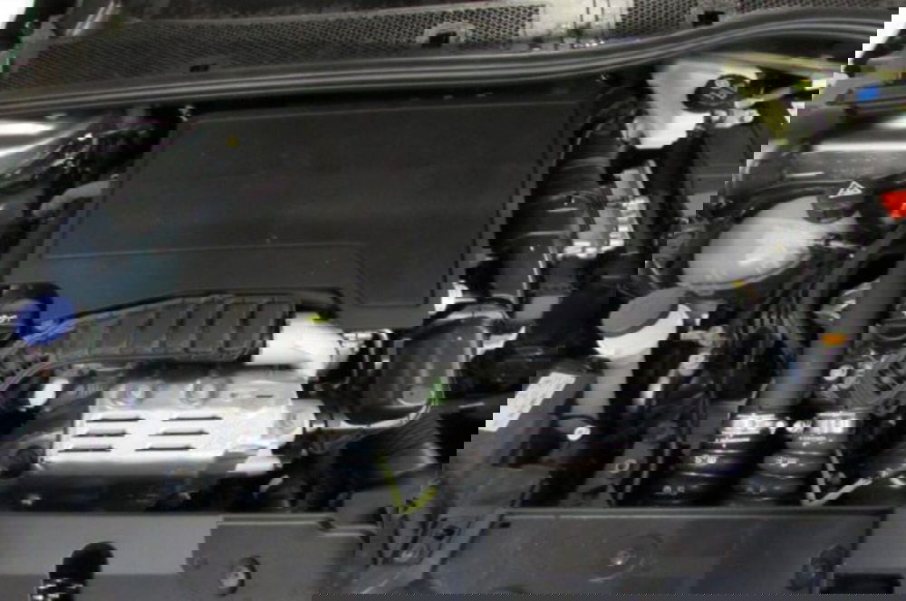 Peugeot 208 nuova a Milano (17)