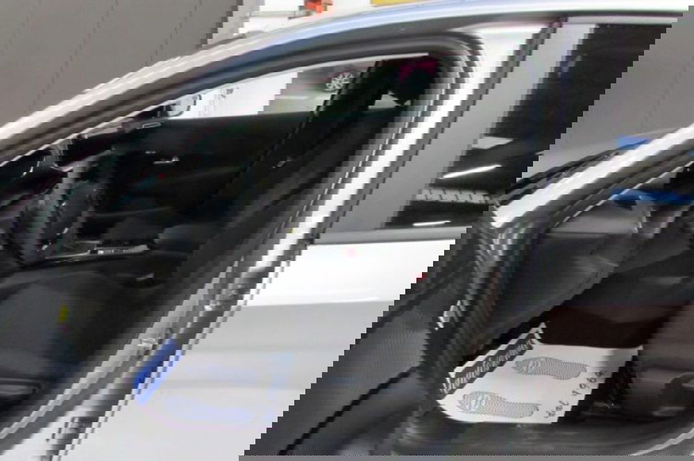 Peugeot 208 nuova a Milano (6)