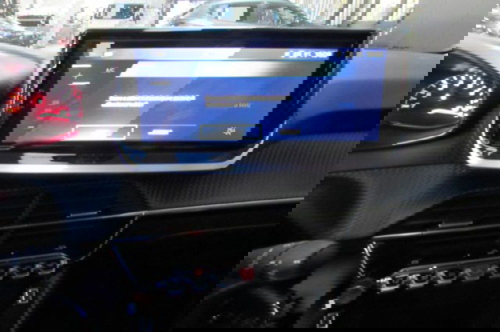 Peugeot 208 nuova a Milano (9)