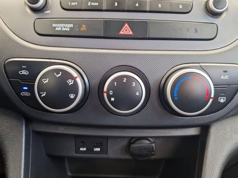 Hyundai i10 usata a Salerno (18)