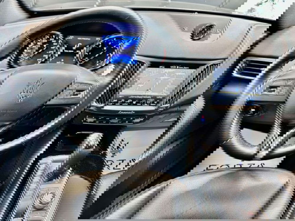 Maserati Levante usata a Torino (14)