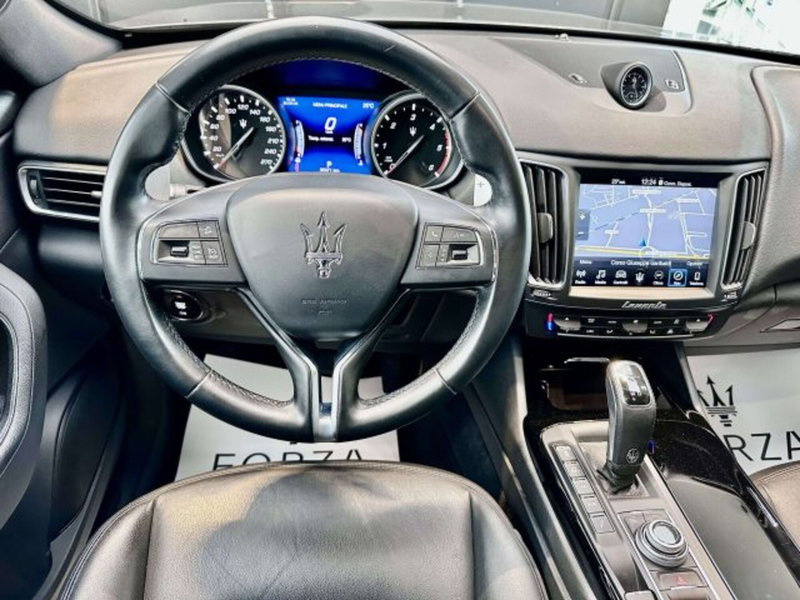 Maserati Levante usata a Torino (10)