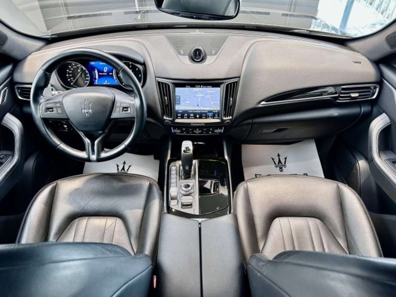 Maserati Levante usata a Torino (11)