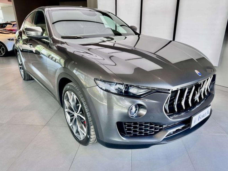 Maserati Levante usata a Torino (2)