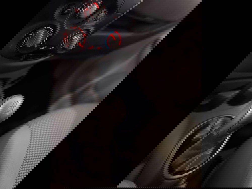 Nissan Micra usata a Torino (9)