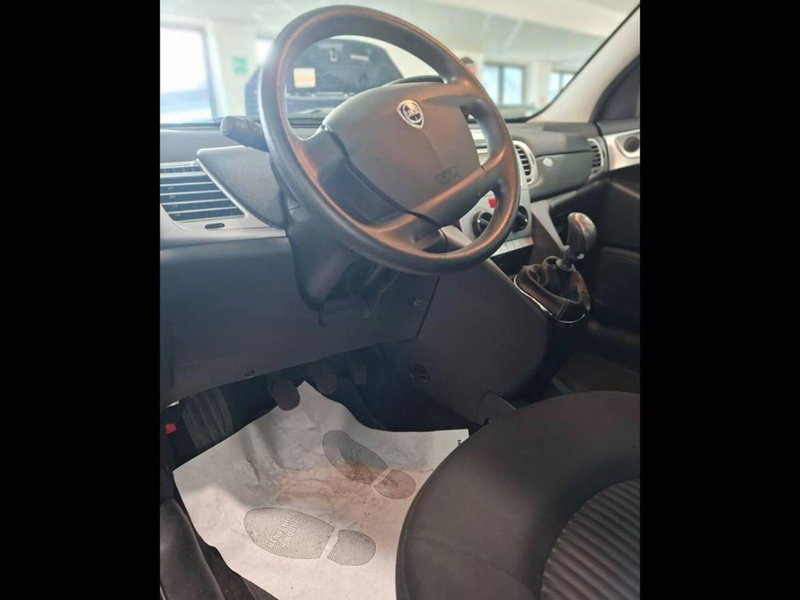Lancia Ypsilon usata a Torino (11)
