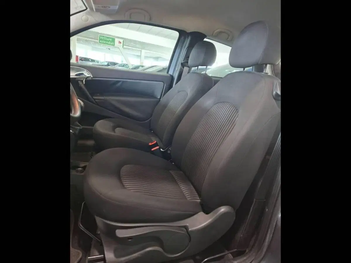 Lancia Ypsilon usata a Torino (13)