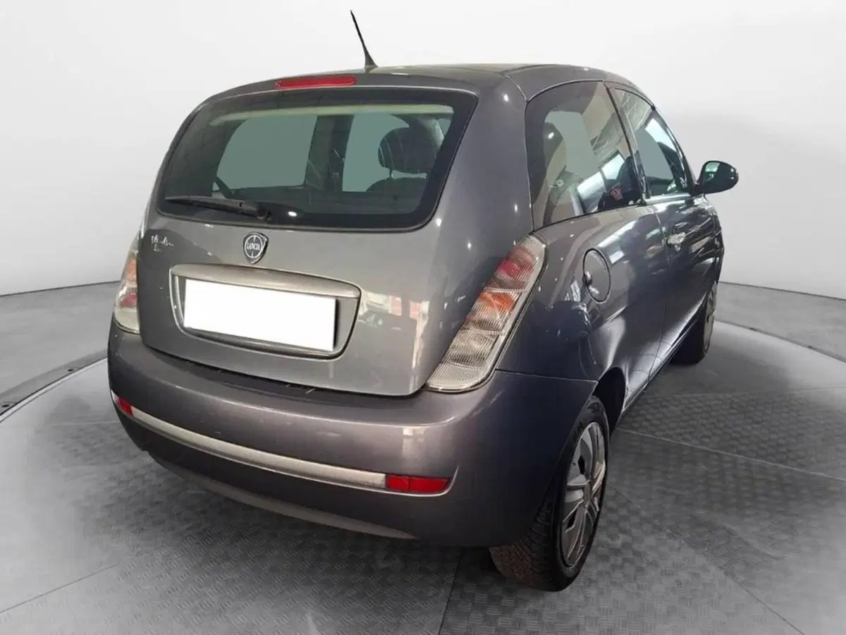 Lancia Ypsilon usata a Torino (4)