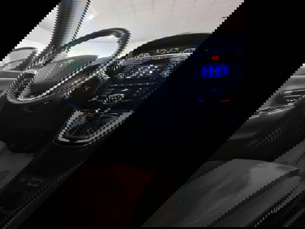 Lancia Ypsilon usata a Torino (9)
