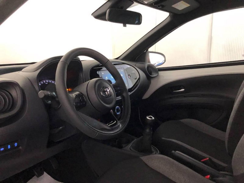 Toyota Aygo X usata a Torino (11)