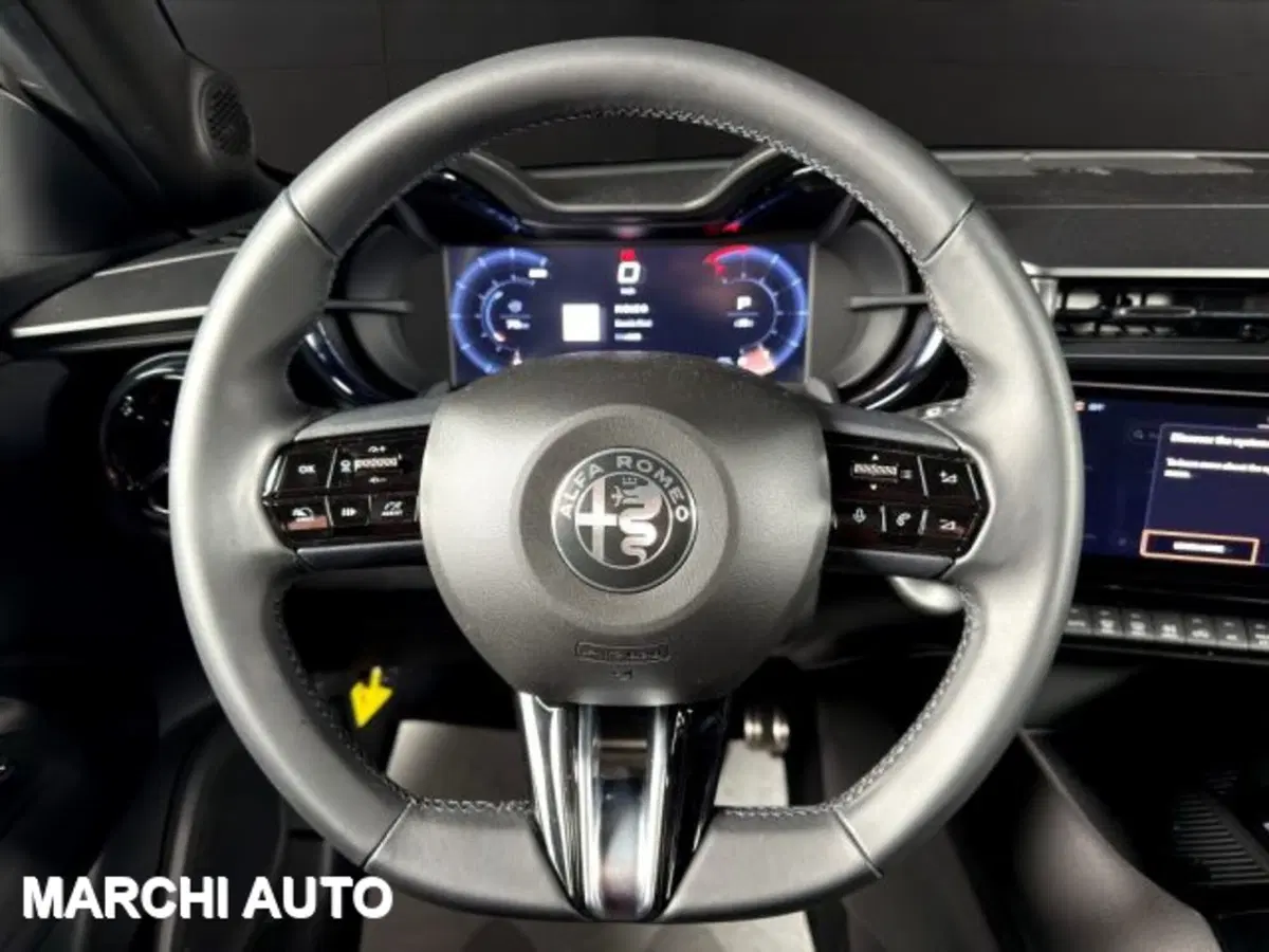 Alfa Romeo Junior nuova a Perugia (13)