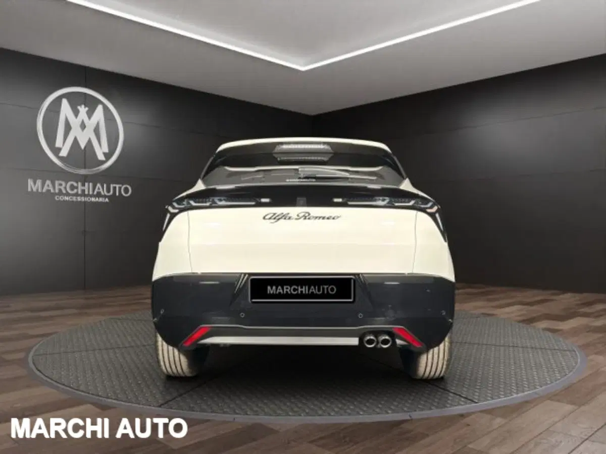 Alfa Romeo Junior nuova a Perugia (6)