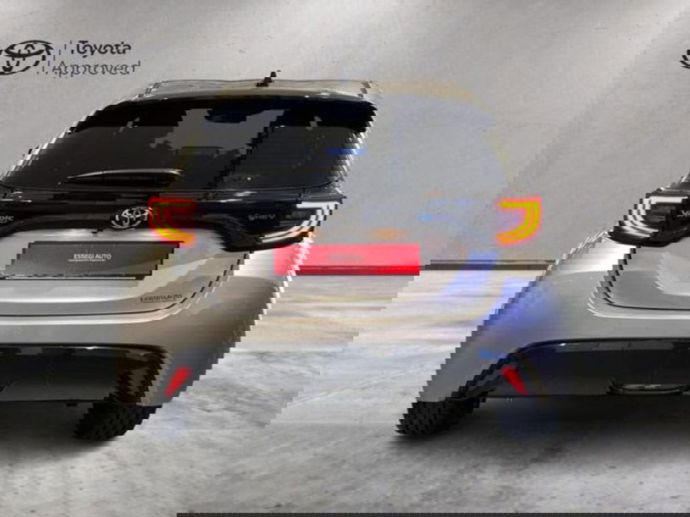 Toyota Yaris Cross nuova a Vercelli (3)