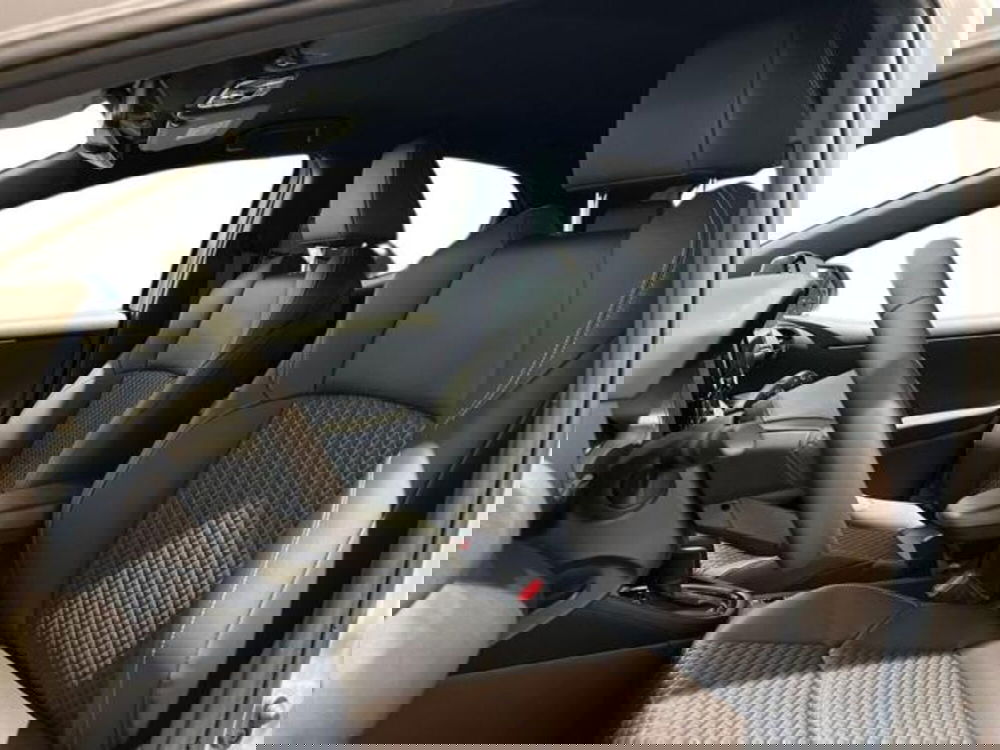 Toyota Yaris Cross nuova a Vercelli (6)