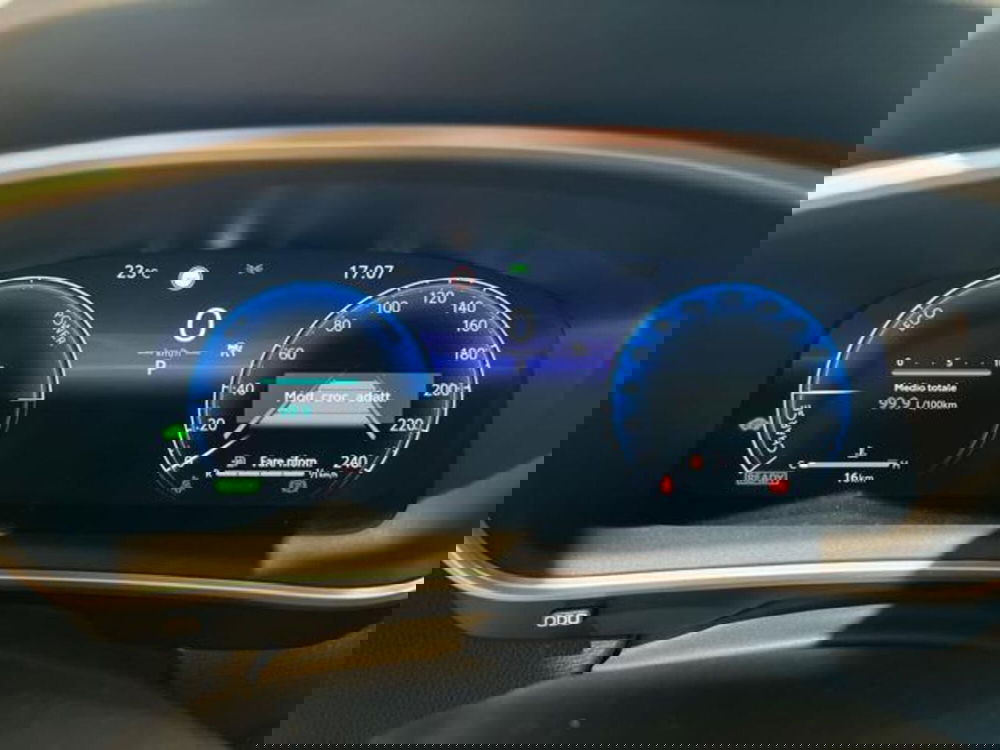 Toyota Corolla Cross Hybrid nuova a Vercelli (11)