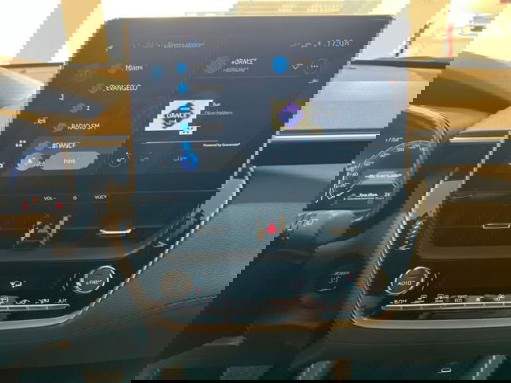 Toyota Corolla Cross Hybrid nuova a Vercelli (12)