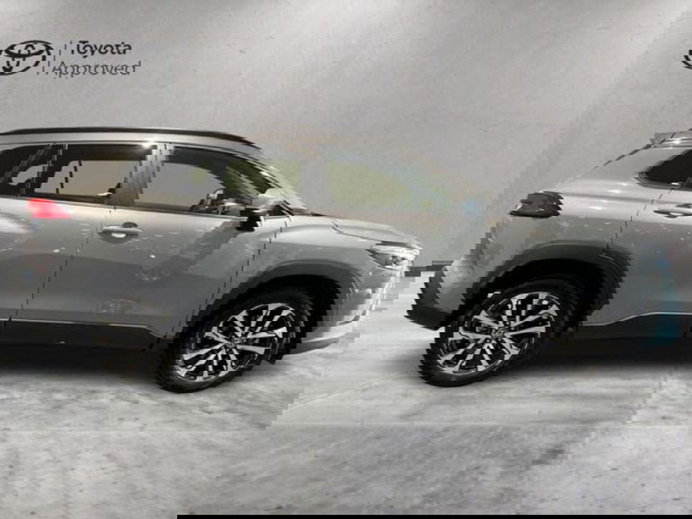 Toyota Corolla Cross Hybrid nuova a Vercelli (13)